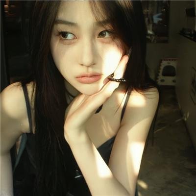 女帝还是小可怜,被我收养